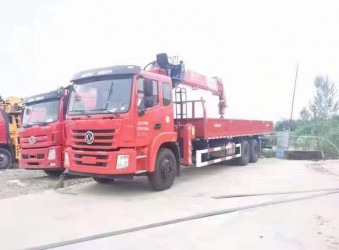 東風錦程后八輪隨車吊底盤，配長興12噸吊機，價格，多少錢？廠家報價